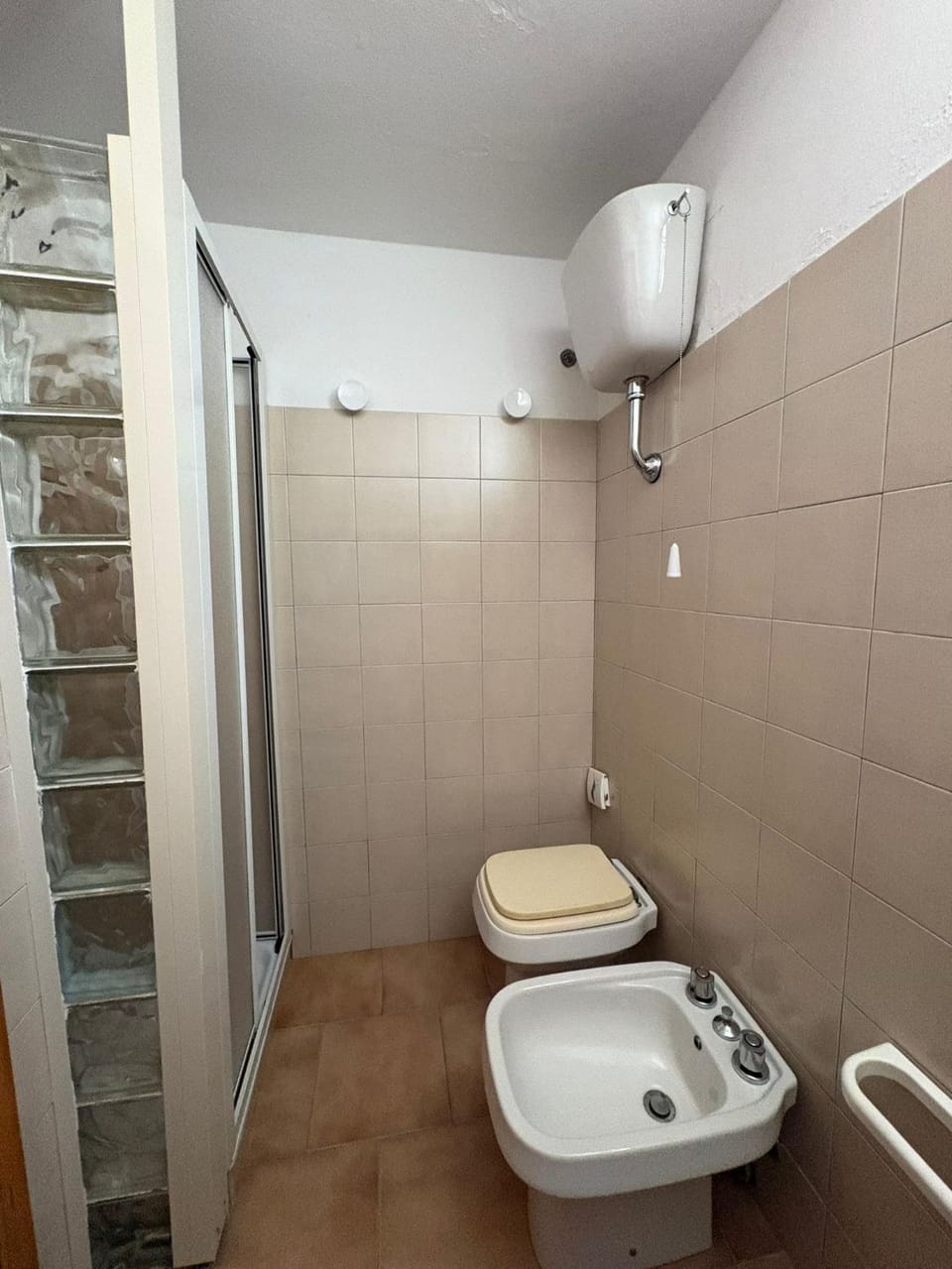 Shower, Toilet