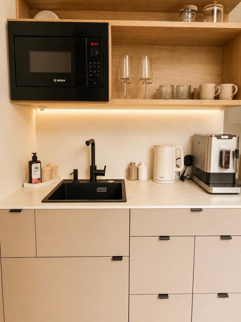 Kitchen or kitchenette