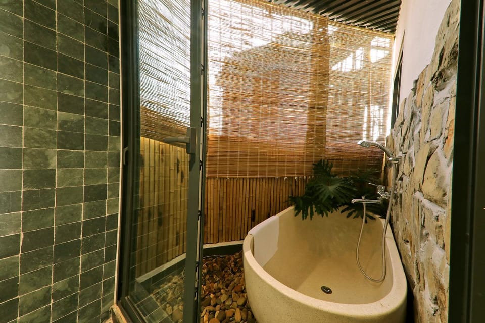 Bathroom, Bath