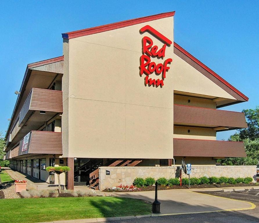 Red Roof Inn Akron Hotel in Springfield Township