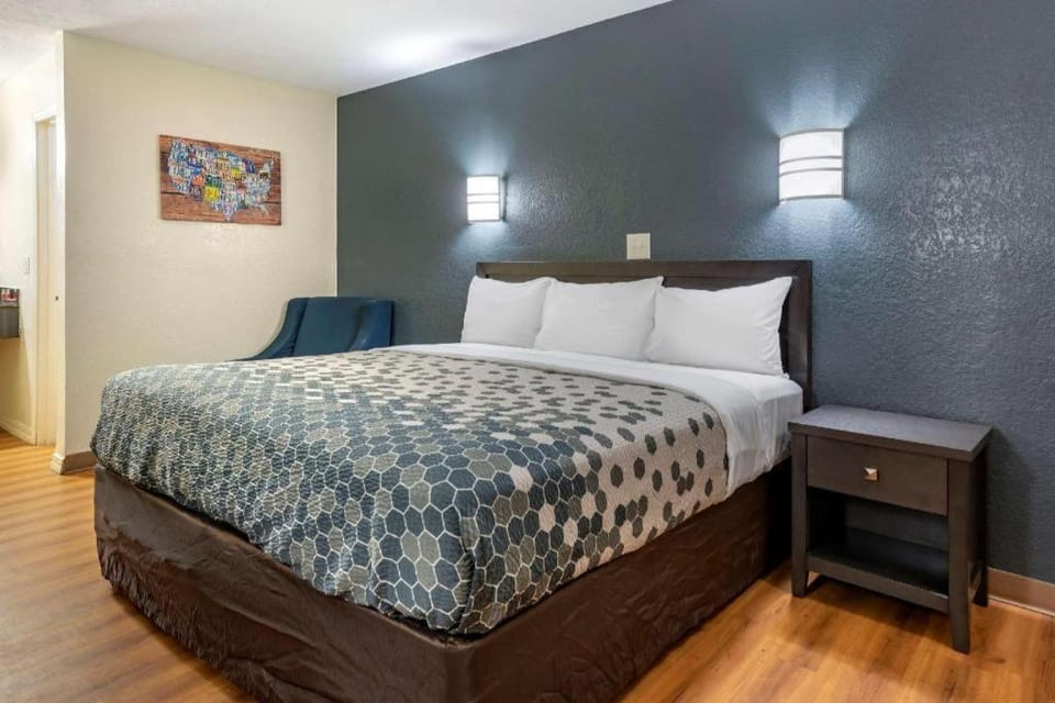 Quality Inn & Suites Columbus West Hotel in Columbus
