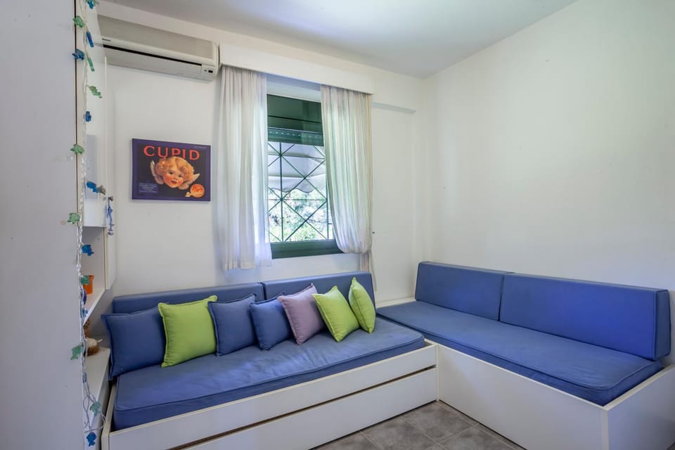 Bed, Bedroom, air conditioner, air conditioner