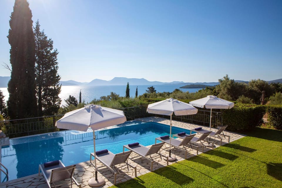 Day, Natural landscape, Pool view, Sea view, Swimming pool, sunbed