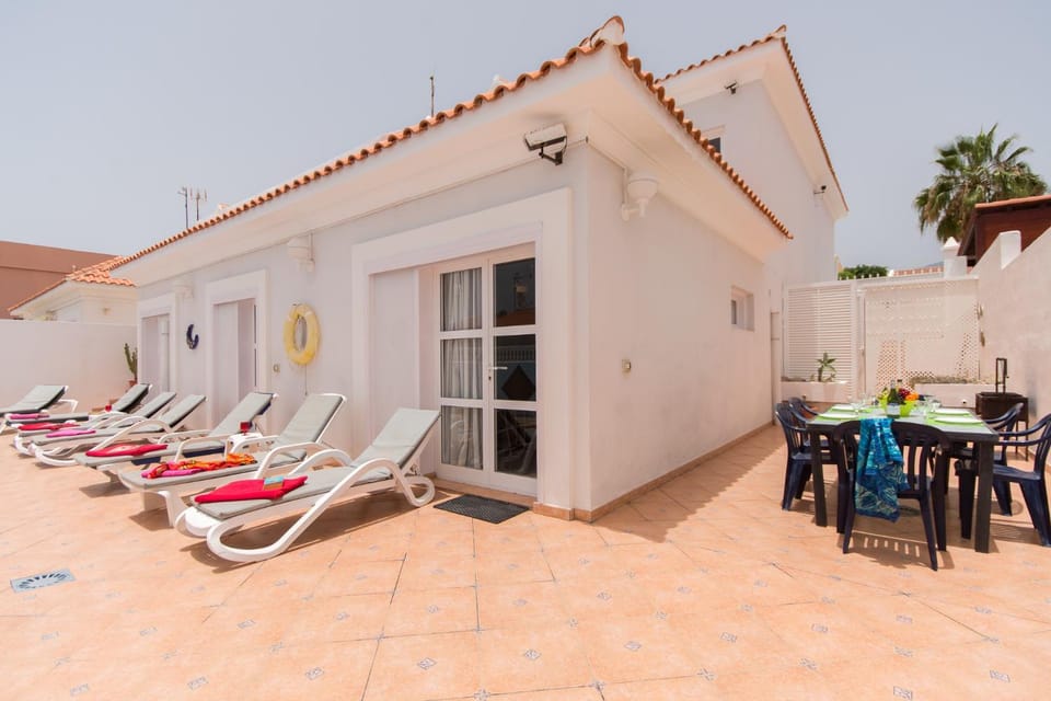 Lovely 4 Bedroom Holiday Villa Villa in Avenida de la Galga