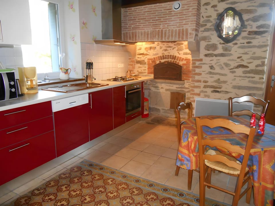 Property building, Kitchen or kitchenette, Living room