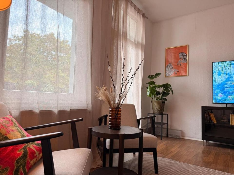 Beautiful and Spacious 4 BDR Apartment with Balcony Apartment in Oldenburg