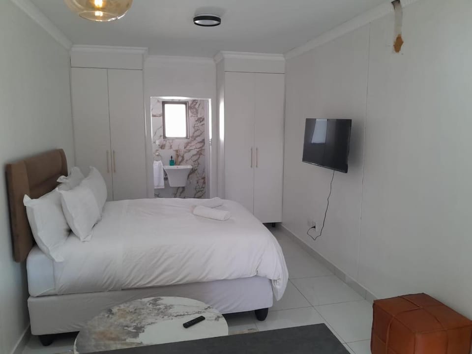 Photo of the whole room, Bedroom, Internal: Not applicable to any particular room