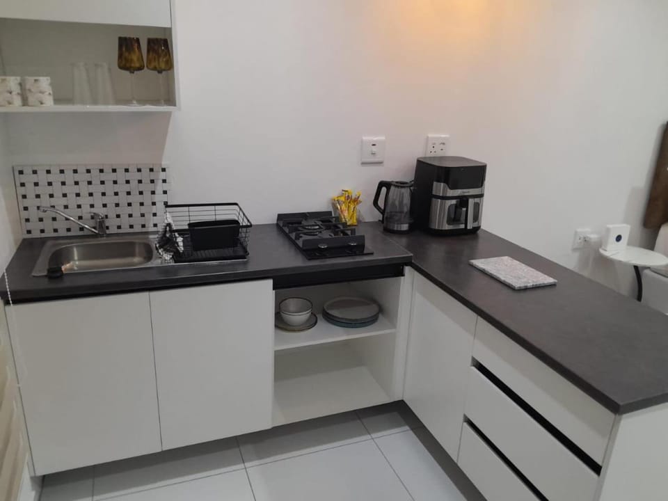 Kitchen or kitchenette, Internal: Not applicable to any particular room