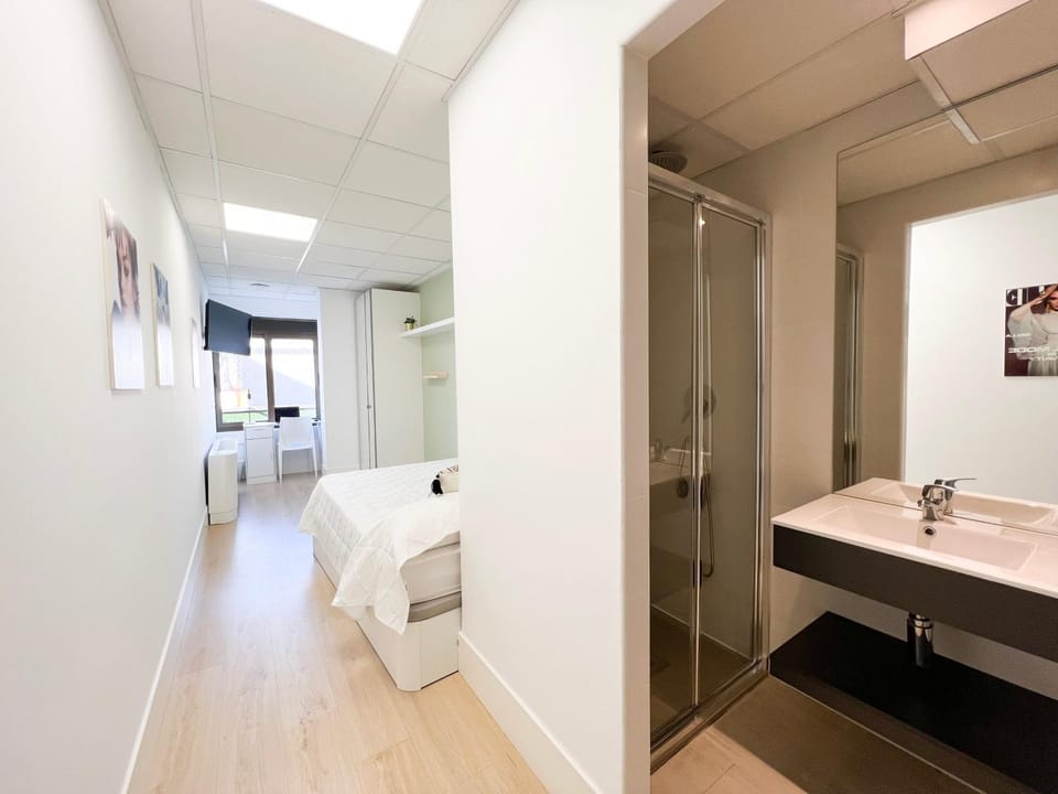 Bathroom, Photo of the whole room, Bedroom
