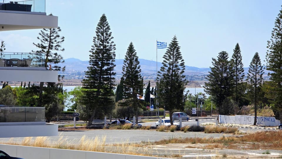 Neighbourhood, Natural landscape, Mountain view