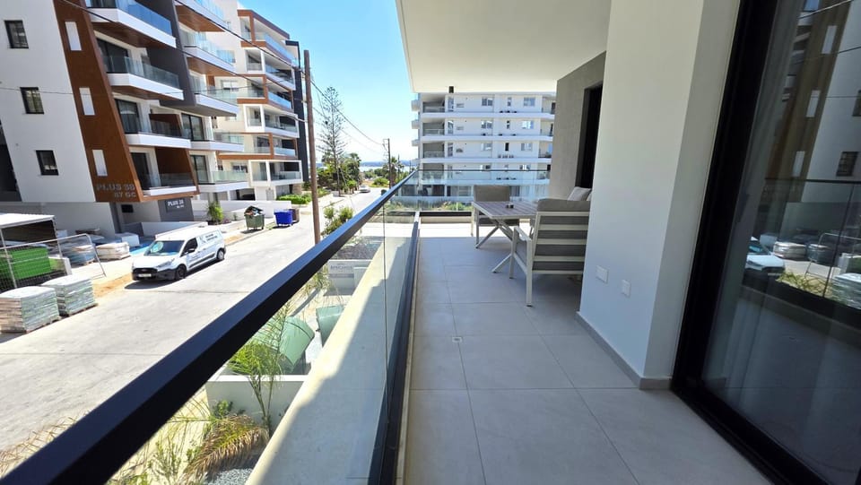 Property building, Day, Neighbourhood, View (from property/room), Balcony/Terrace, City view, Street view