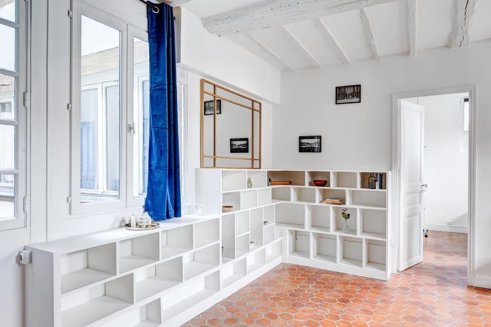 Property building, Living room