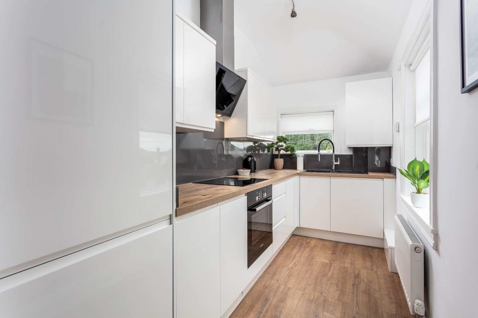 Scott Suite - Donnini Apartments Apartment in Kilmarnock