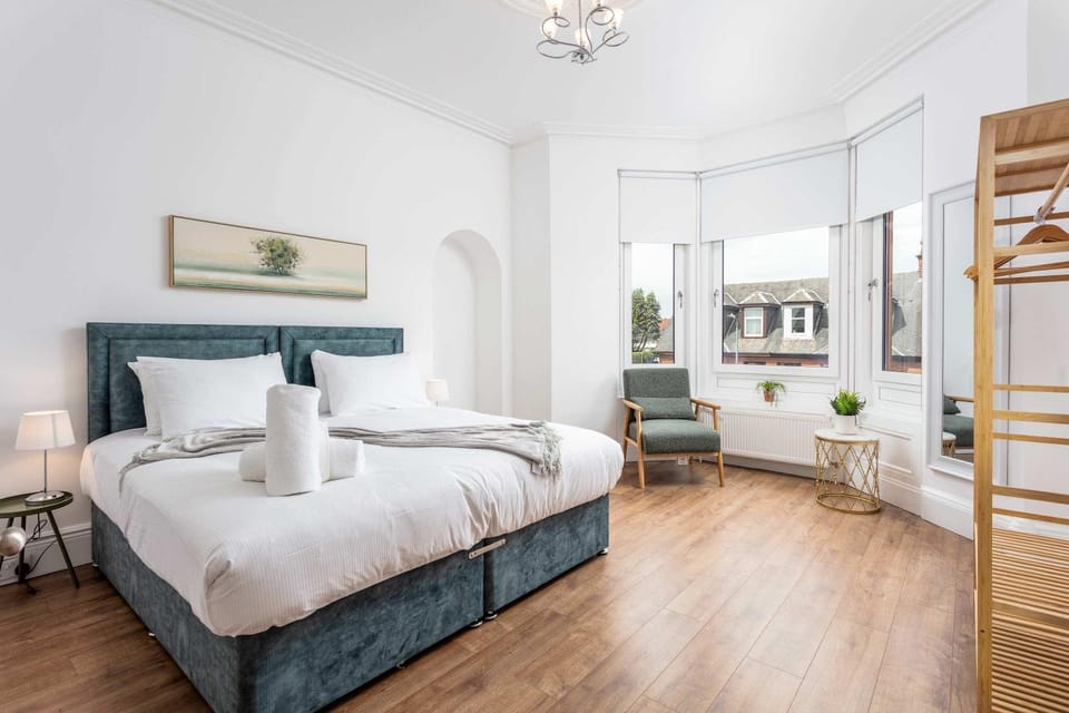 Scott Suite - Donnini Apartments Apartment in Kilmarnock