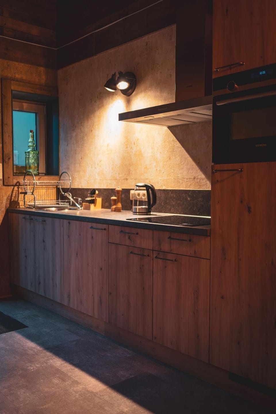Kitchen or kitchenette, Food and drinks