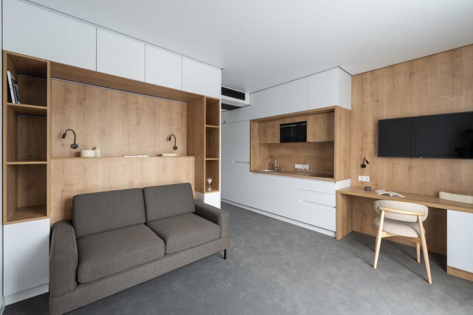 Kitchen or kitchenette, Seating area