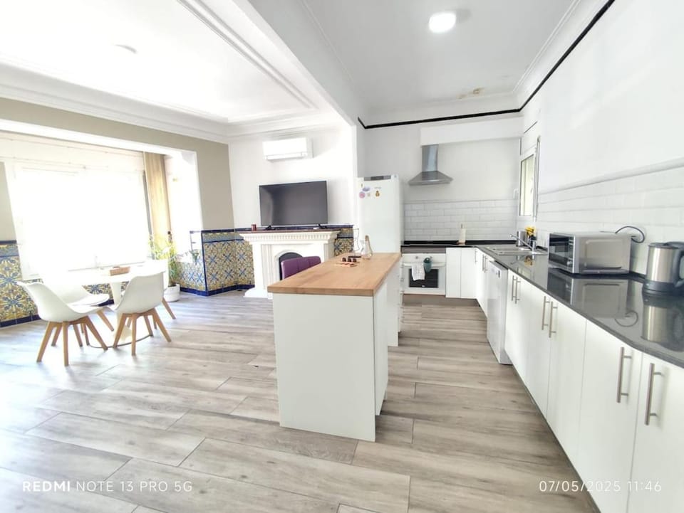Great apartment just 20 minutes from downtown Apartment in Badalona