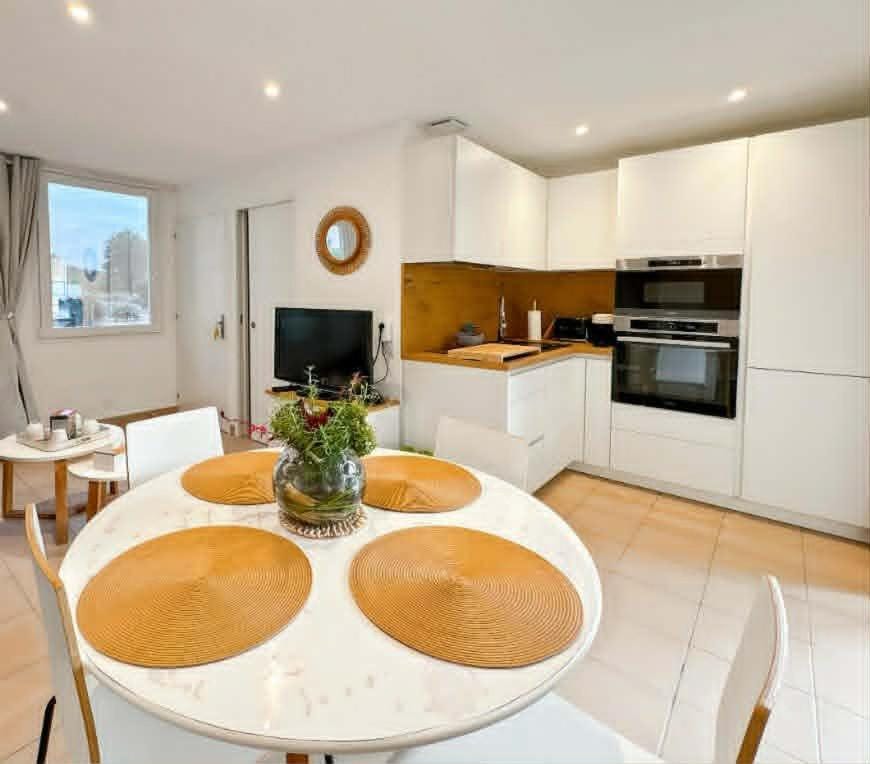 Taormina Apartment in Normandy