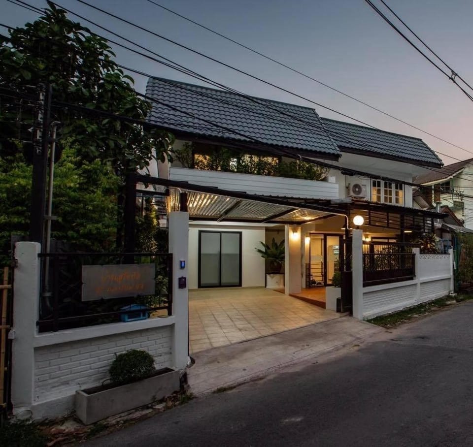 Chiangmai OldCity Private Fit16P 3Min to walking Street Villa in Chiang Mai