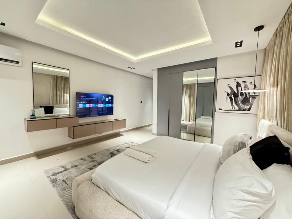 Mex premium 3 beds at Shoreline Ikoyi Apartment in Lagos