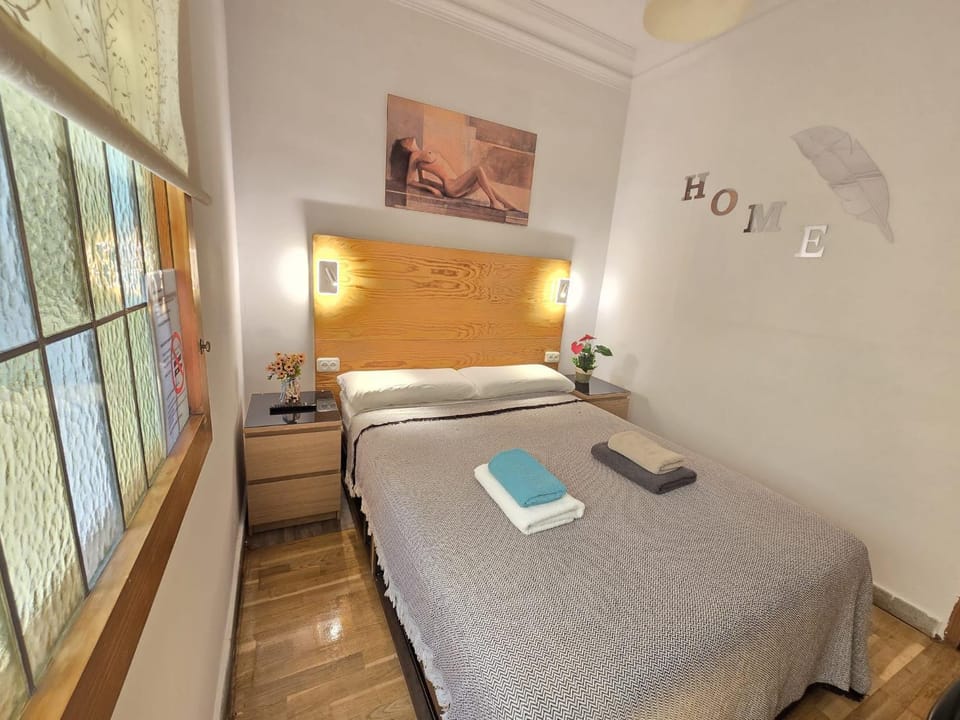 Rooms Nuevo Balmes Bed and Breakfast in Barcelona