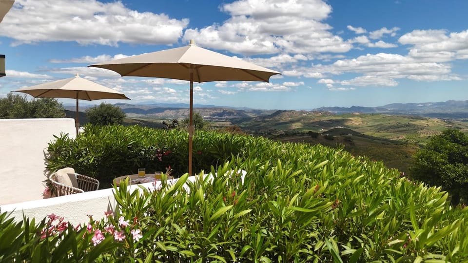 Balcony/Terrace, Mountain view