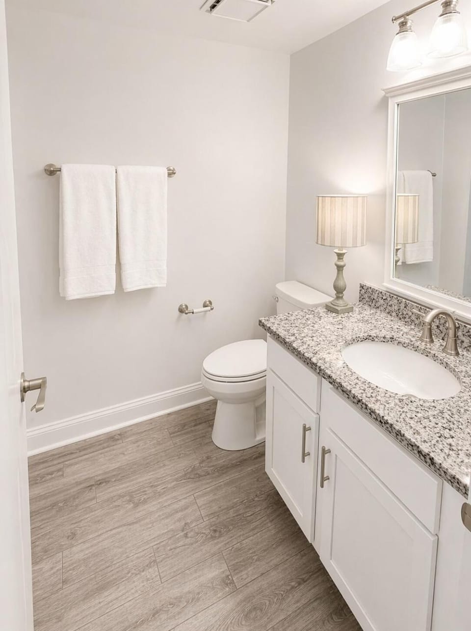 Sawgrass Beach Club WALK to BEACH - King - 1st Floor Apartment in Sawgrass