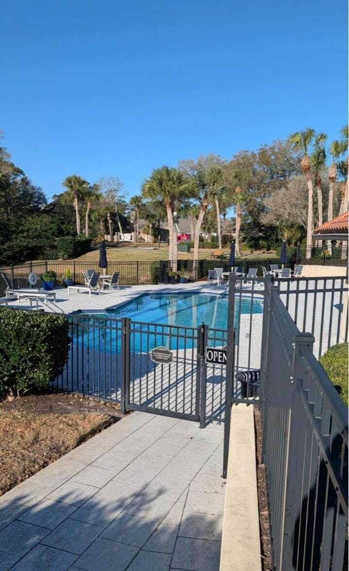 Sawgrass Beach Club WALK to BEACH - King - 1st Floor Apartment in Sawgrass