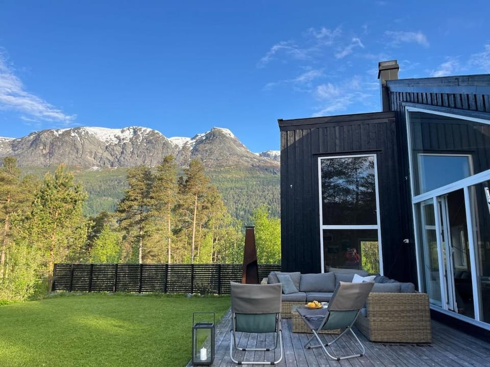 Exclusive Designer Cabin - Panoramic Mountain View Cabin in Vestland