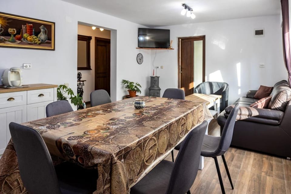 CASA CODRILOR - Greencodru liniste si relaxare House in Romania