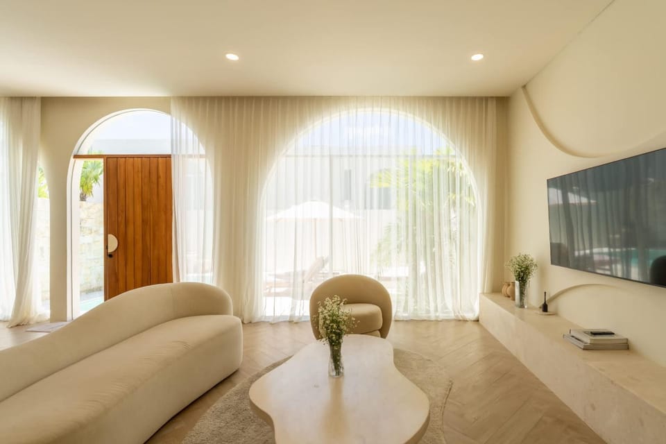 Communal lounge/ TV room, TV and multimedia, Living room, Seating area, Evening entertainment