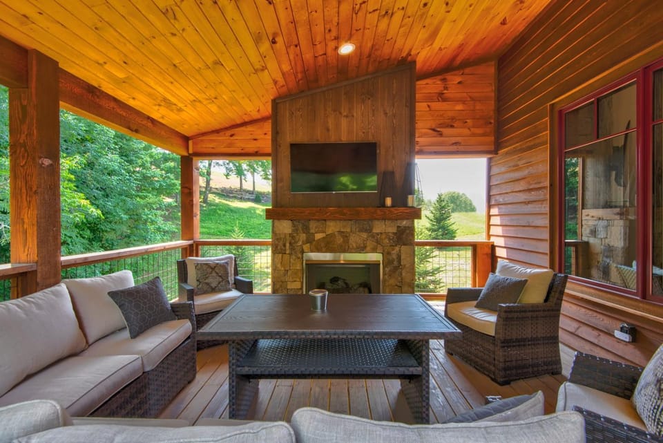 Overlook Nook at Eagles Nest House in Beech Mountain