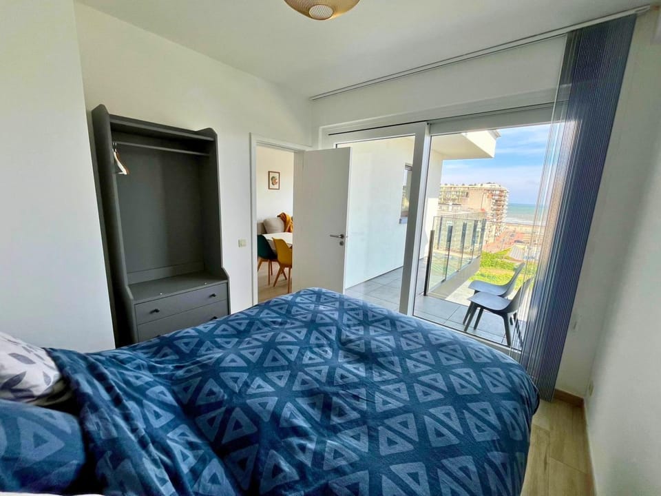 Bed, Balcony/Terrace, Photo of the whole room, Bedroom, Sea view