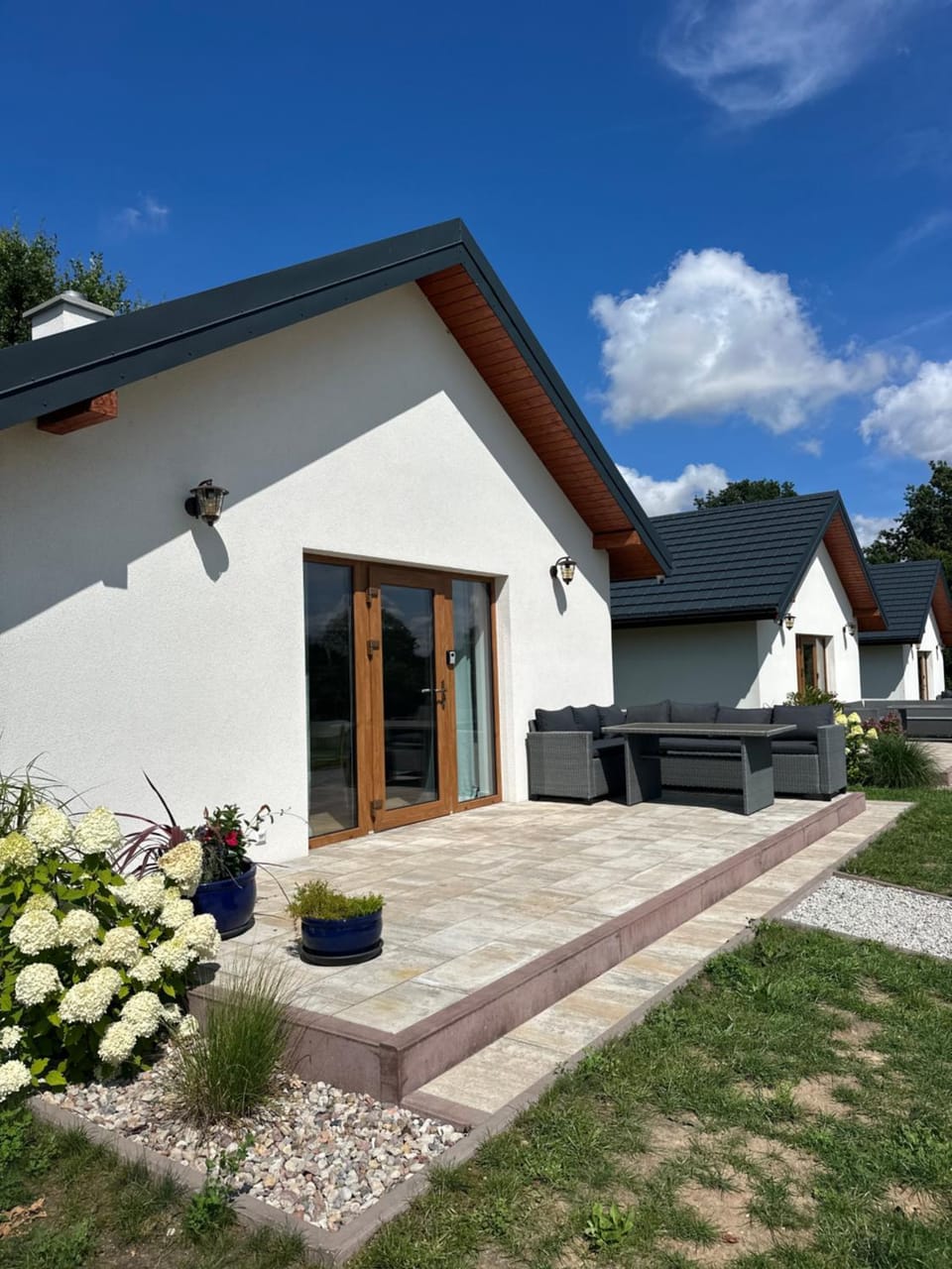 Property building, Day, Garden, Garden view
