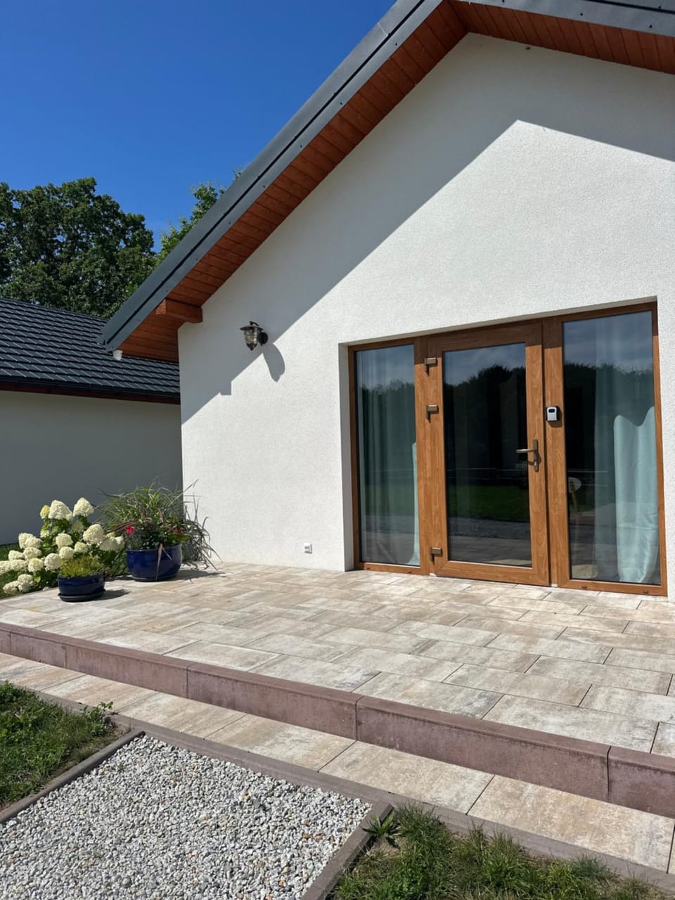 Property building, Day