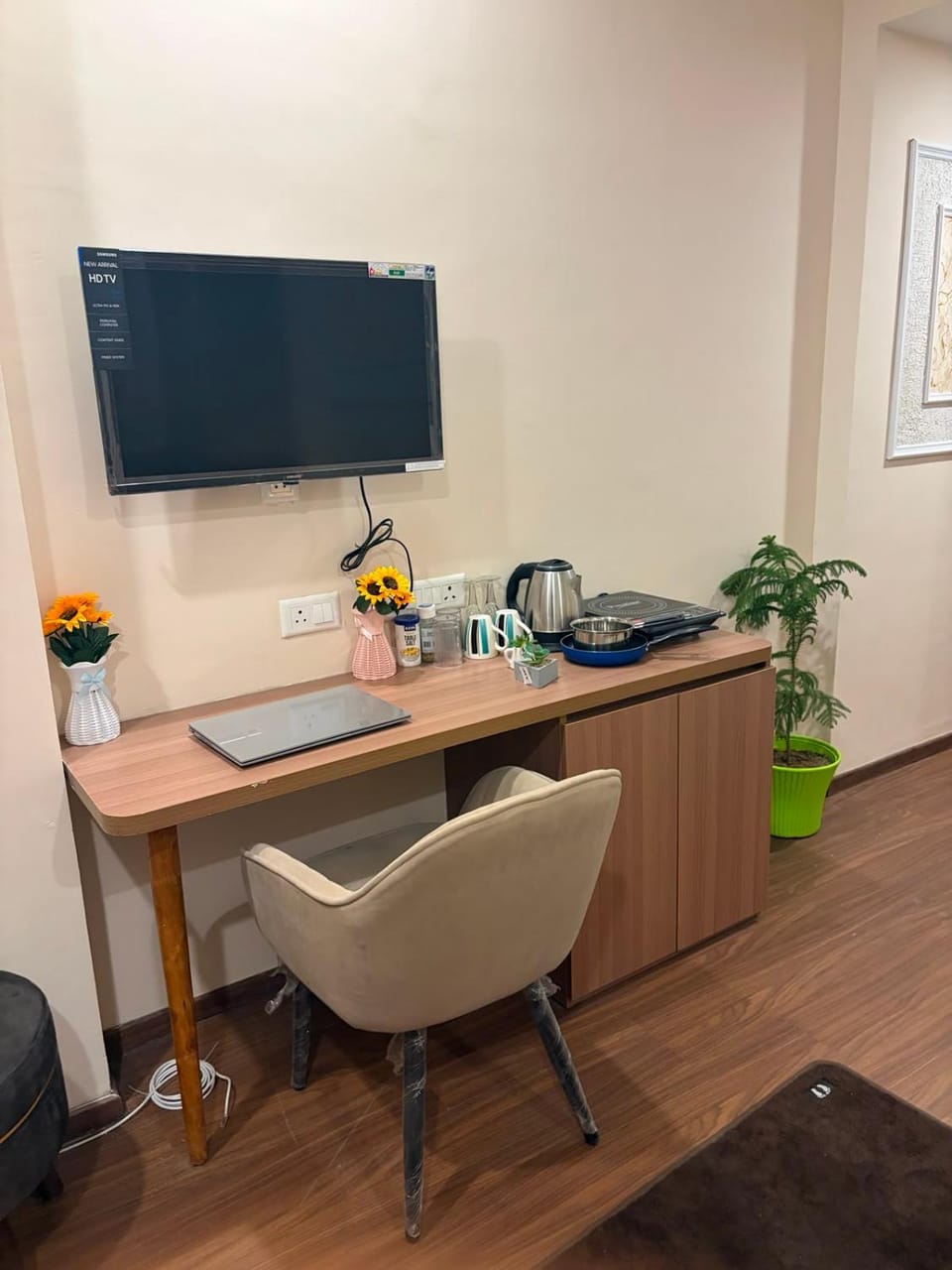 Comfy Stay at ITC Omaxe Greater Noida Alpha 2 Apartment in Uttar Pradesh