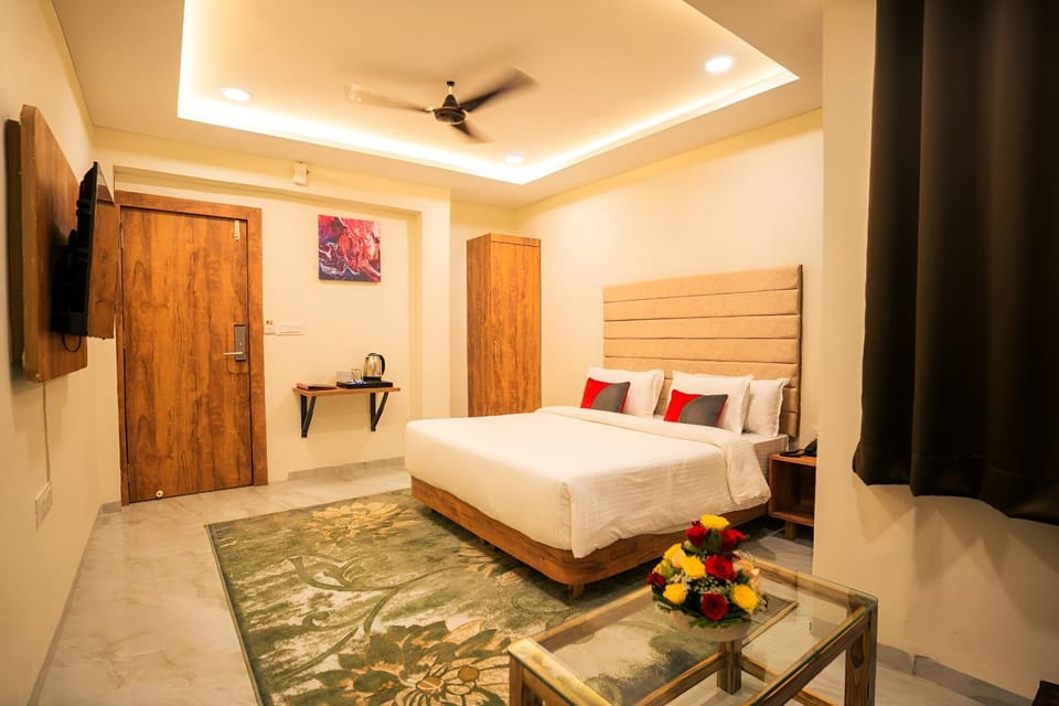 Bed, TV and multimedia, Bedroom, air conditioner