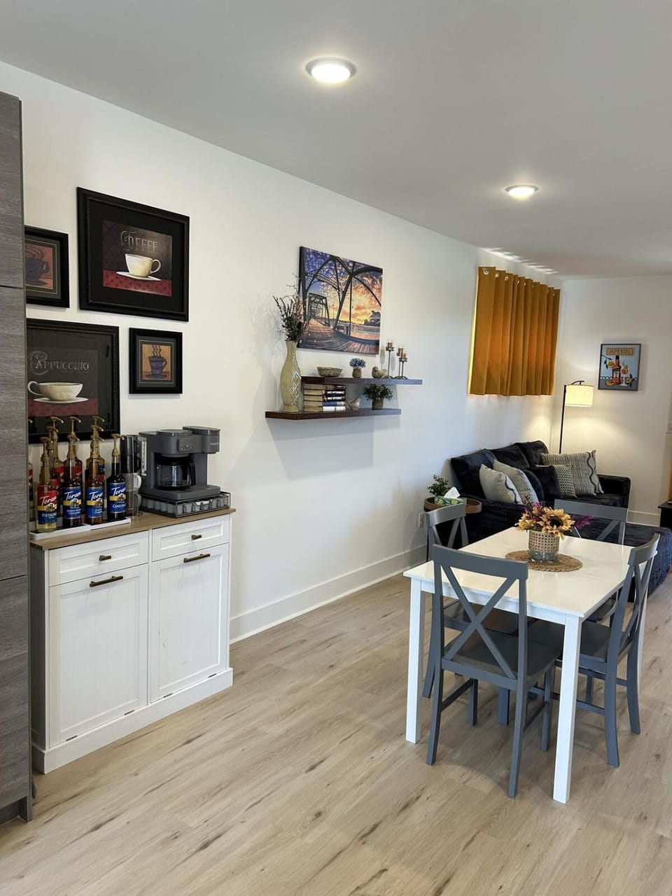 Modern 3BR Townhome in Mill Town Pet Friendly Apartment in East Ridge