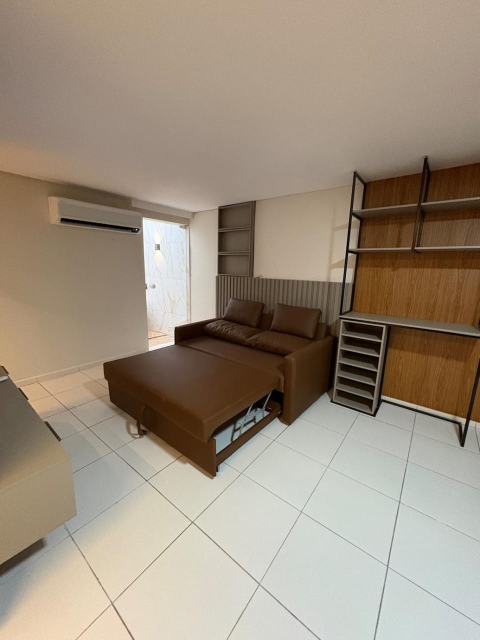 Bed, air conditioner