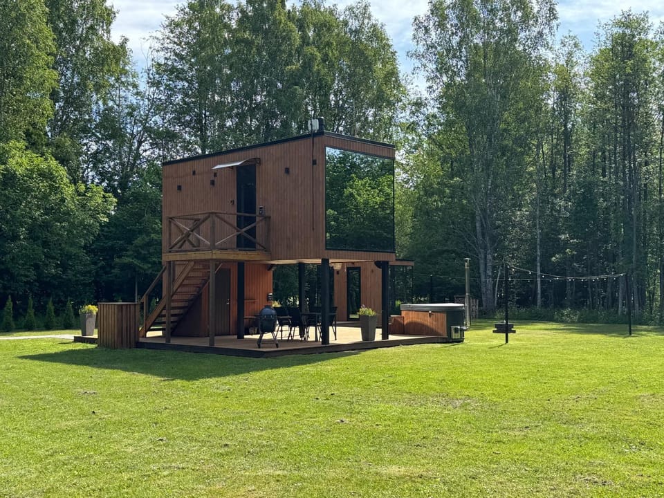 Forest Reflection Minivilla House in Estonia