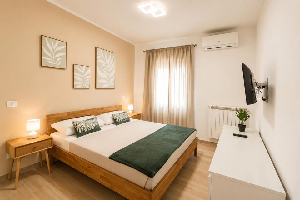 View (from property/room), Photo of the whole room, Bedroom, furniture, wedding, air conditioner