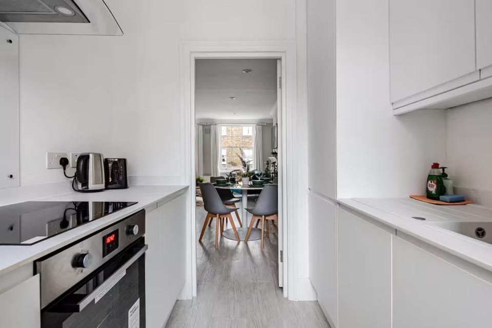 Dining area, kitchen