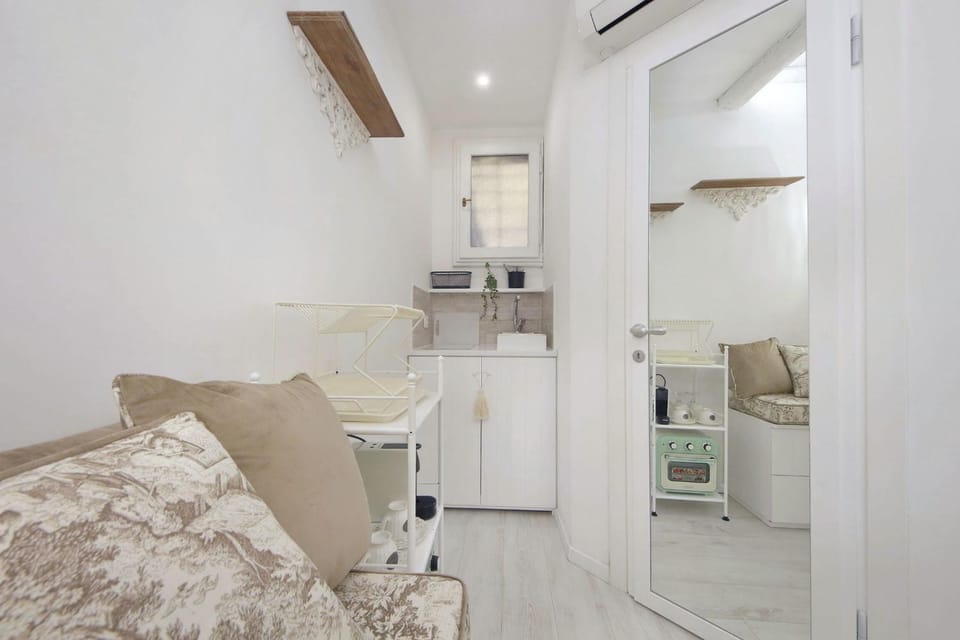Kitchen or kitchenette, Living room, Bedroom