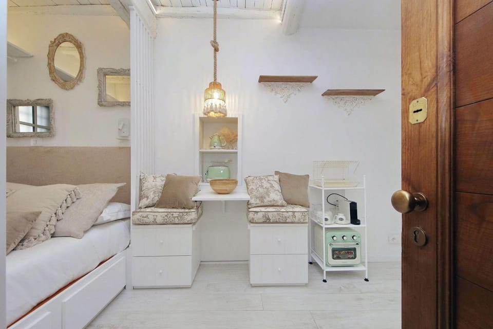Kitchen or kitchenette, Living room, Bedroom