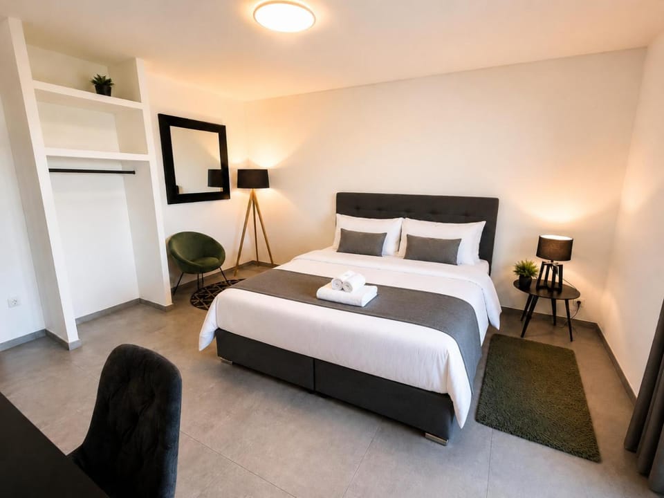 Bed, Photo of the whole room, Bedroom, wardrobe