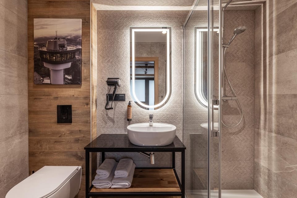 Shower, Toilet, Bathroom, Balcony/Terrace, Parking, towels