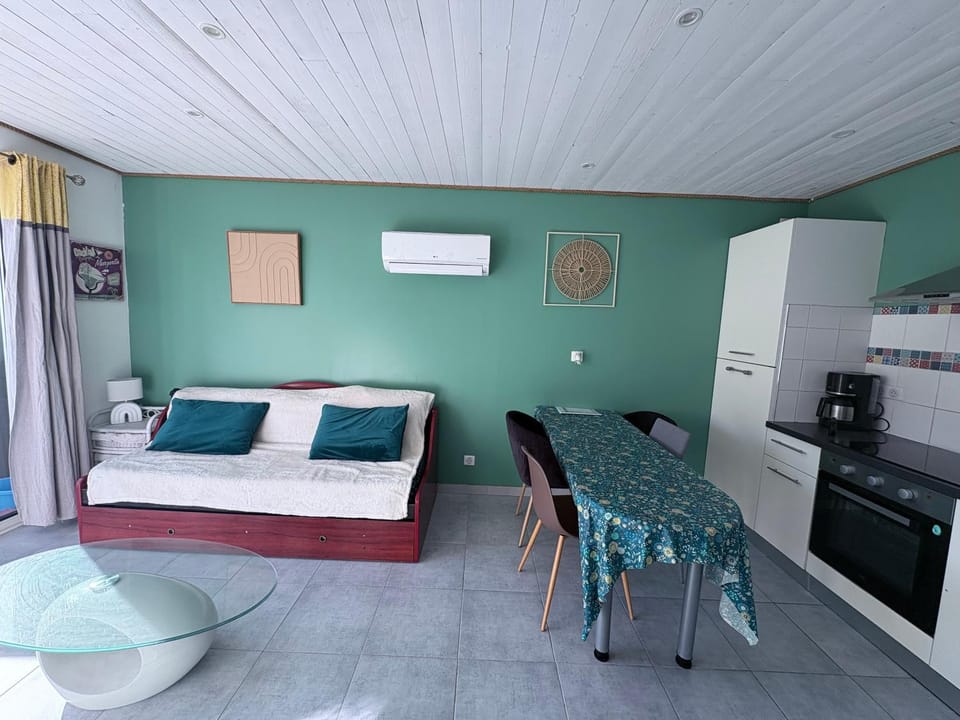 Maison une chambre avec jardin House in Château-d'Olonne
