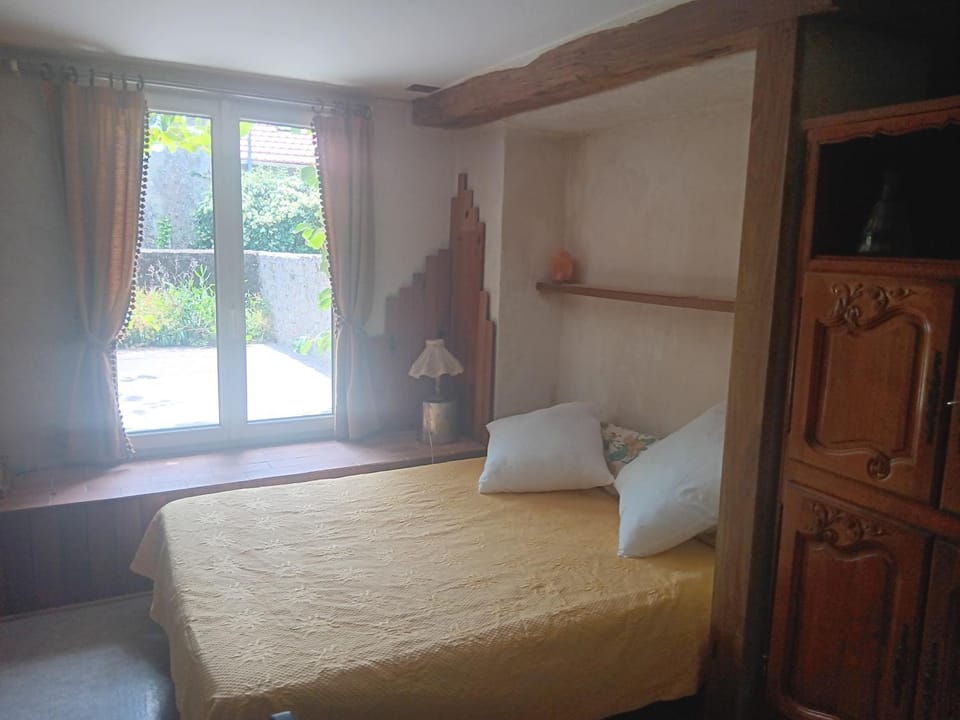 indépendant studio in a little organic farm at maisdon sur sevre 44690 france Apartment in Pays de la Loire