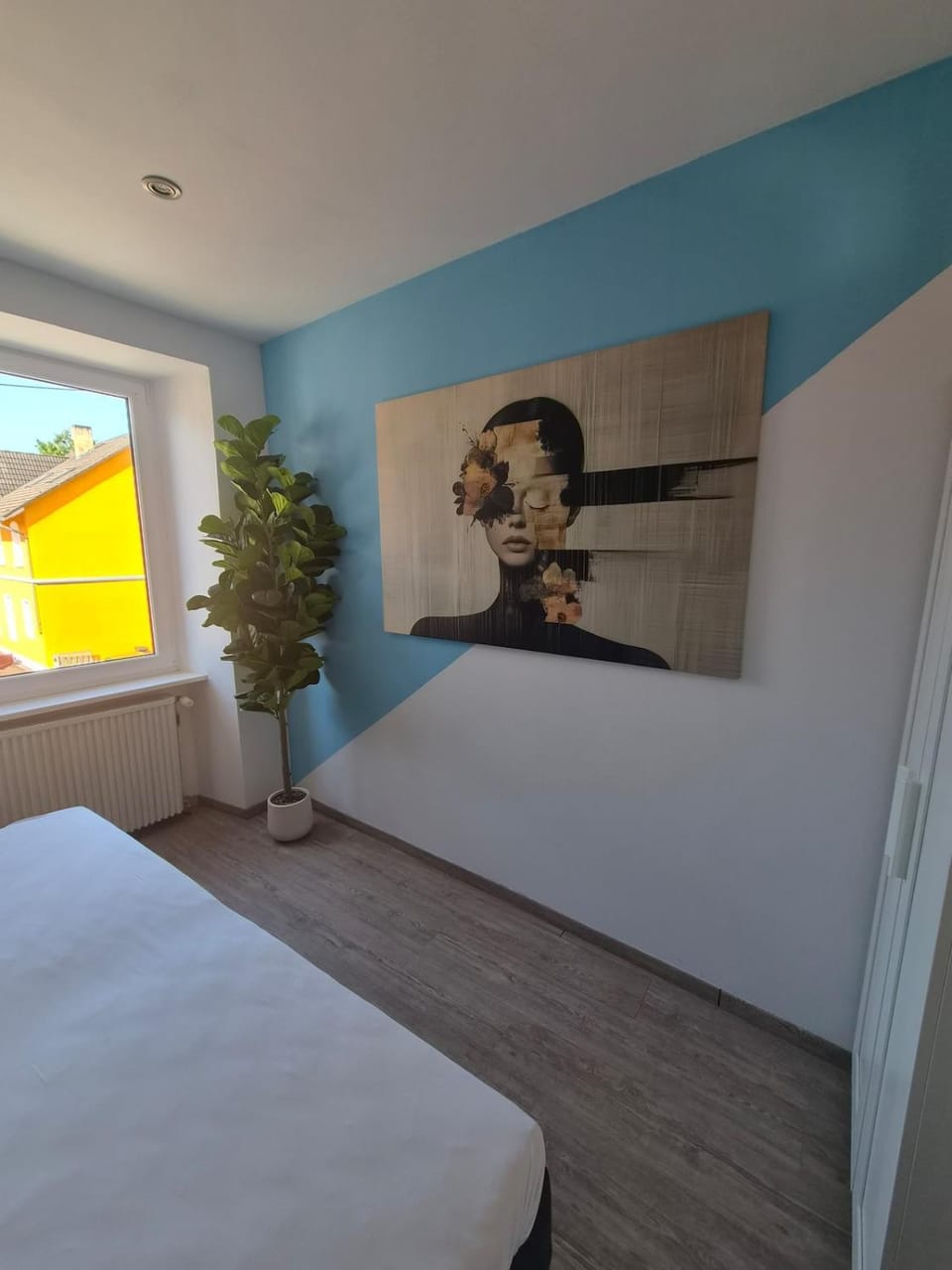 Helle 120 qm Ferienwohnung mitten in Sankt Wendel, 3 Schlafzimmer und Balkon Apartment in Saarland, 66, Germany