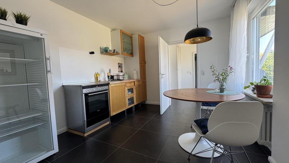 Property building, Kitchen or kitchenette, Living room